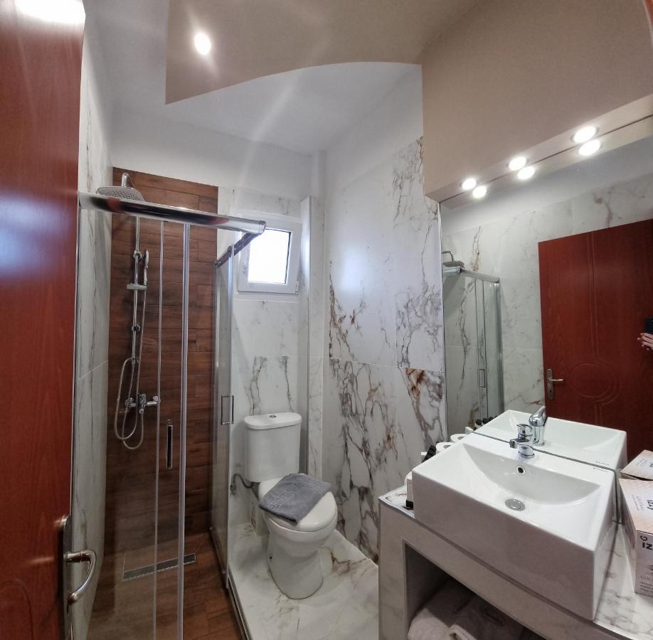 Premium Suites Ofrinion Exterior photo